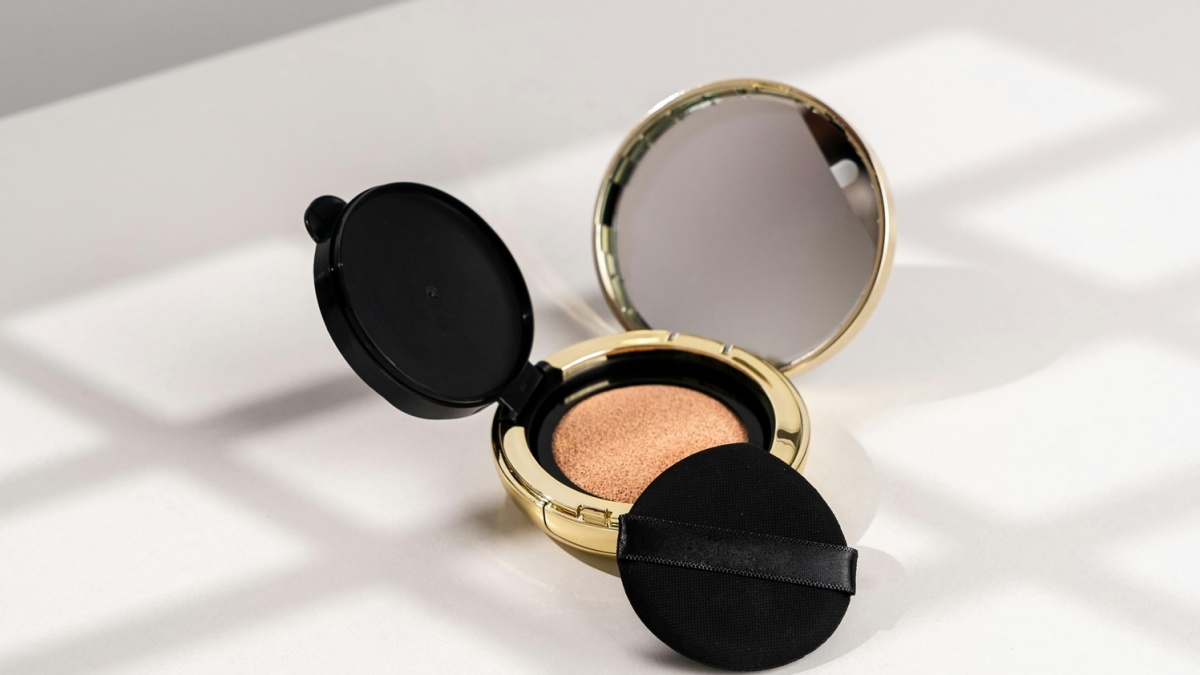 5 Cushion Lokal SPF 50 untuk Samarkan Keriput dan Flek Hitam Usia 55 Tahun