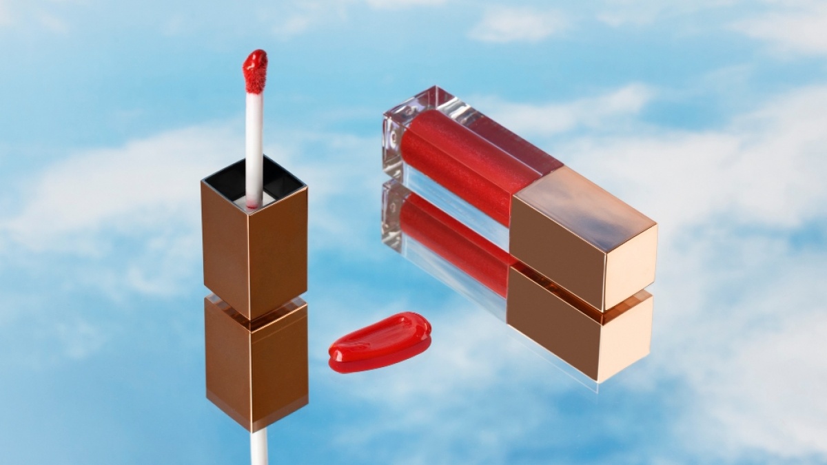Bosan Pakai Lipstik Matte? Ini 5 Rekomendasi Lip Tint agar Bibir Lembap dan Plumpy