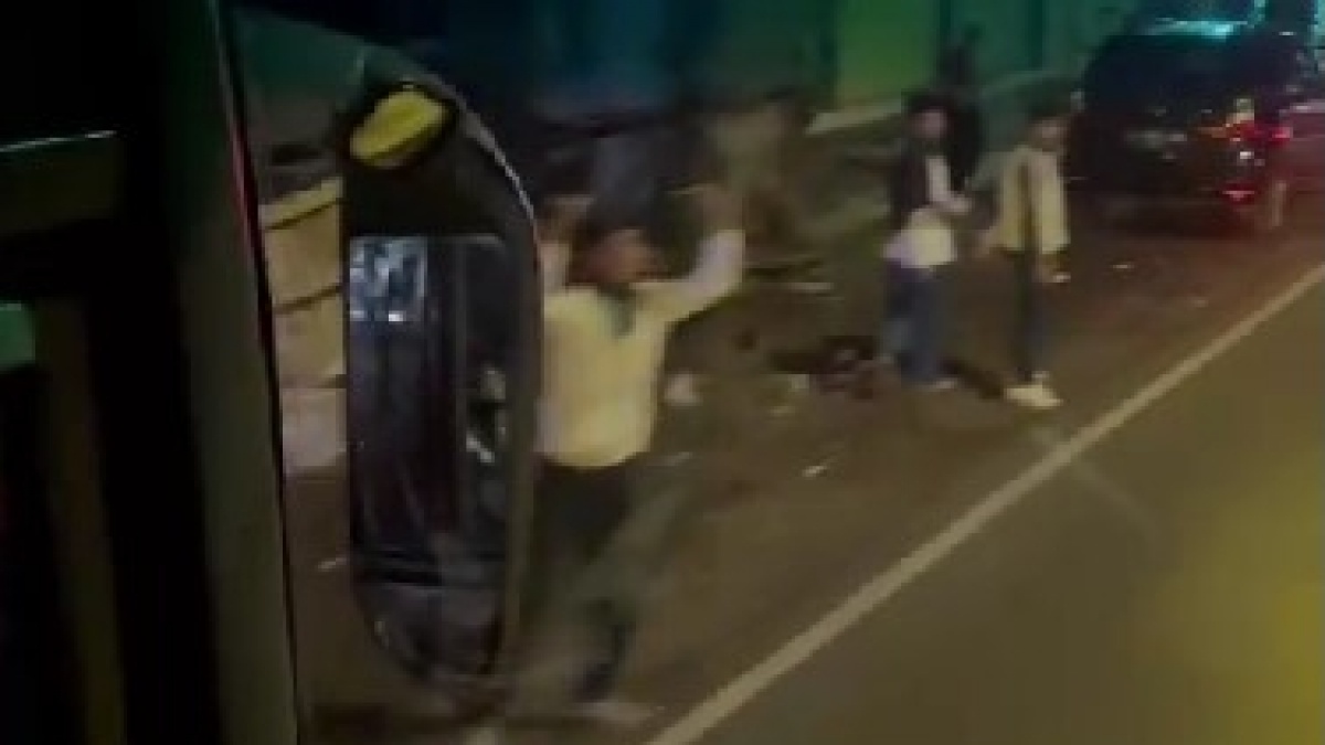 Tak Kapok Tragedi Kanjuruhan, Oknum Aremania Berulah Lempari Bus Persik Kediri