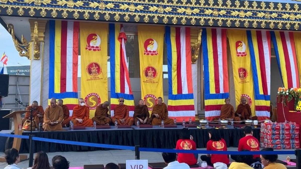 Usai Jalan Kaki 2.800 Km dari Thailand ke Borobudur, 38 Bhikkhu Thudong Singgah Lagi ke Jakarta