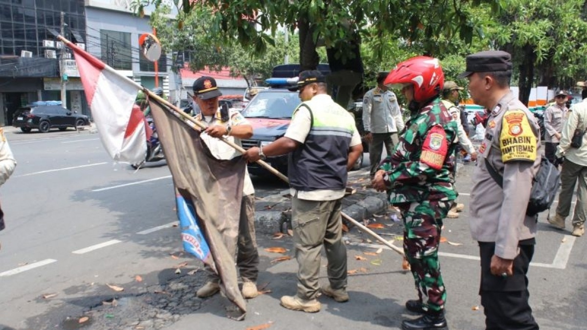 Razia Atribut Ormas di Jakbar: Ini Daftar Jalan yang Jadi Sasaran Operasi