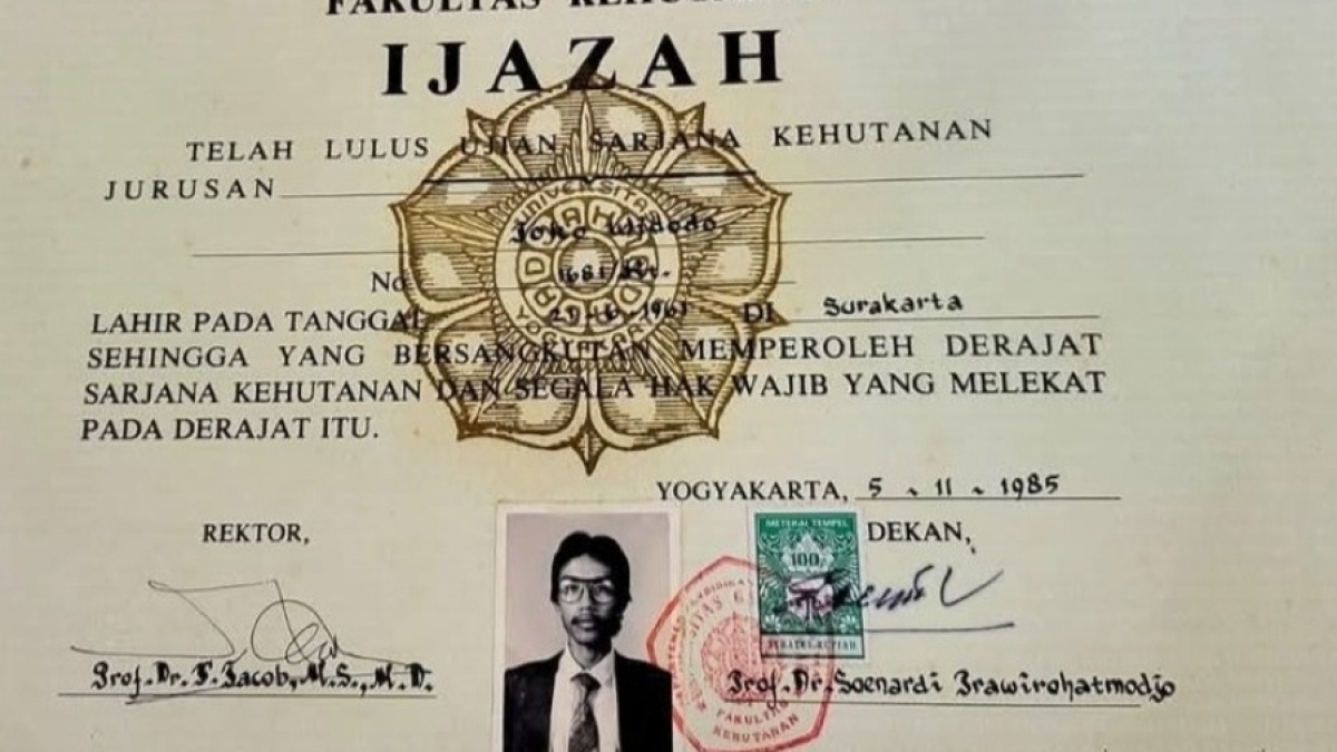 UGM Sudah Klarifikasi, Kenapa Ijazah Jokowi Masih Diragukan?