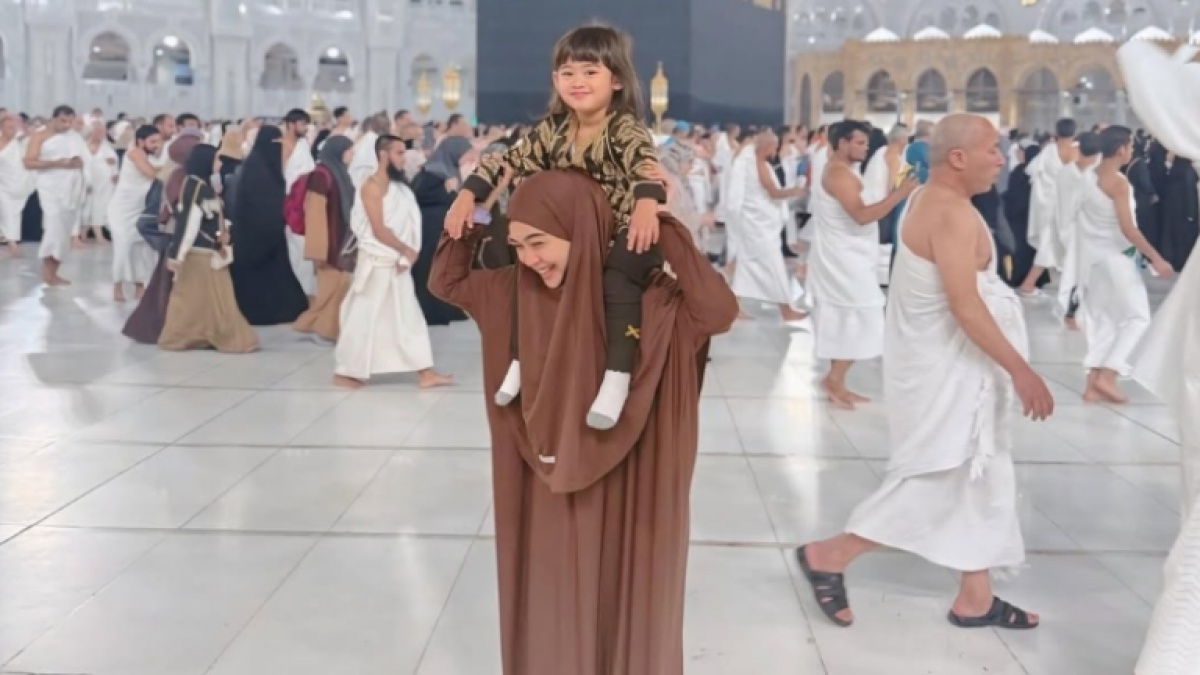 Ajak Moana, Ria Ricis Bakal Berangkatkan 15 Karyawan Umrah