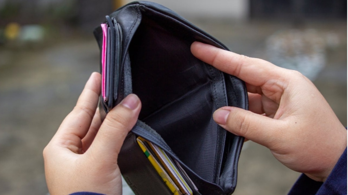 Dompet Terasa Pas-pasan? 5 Tanda Ini Justru Bukti Anda Sudah Masuk Jebakan Kelas Menengah