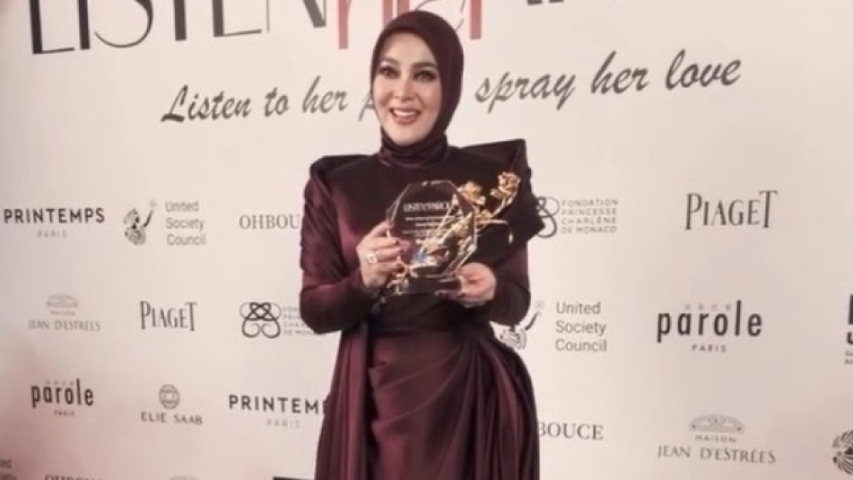 Pendidikan Syahrini: Dapat Penghargaan UNESCO, Tapi Pidato Bahasa Inggris Ramai Diledek