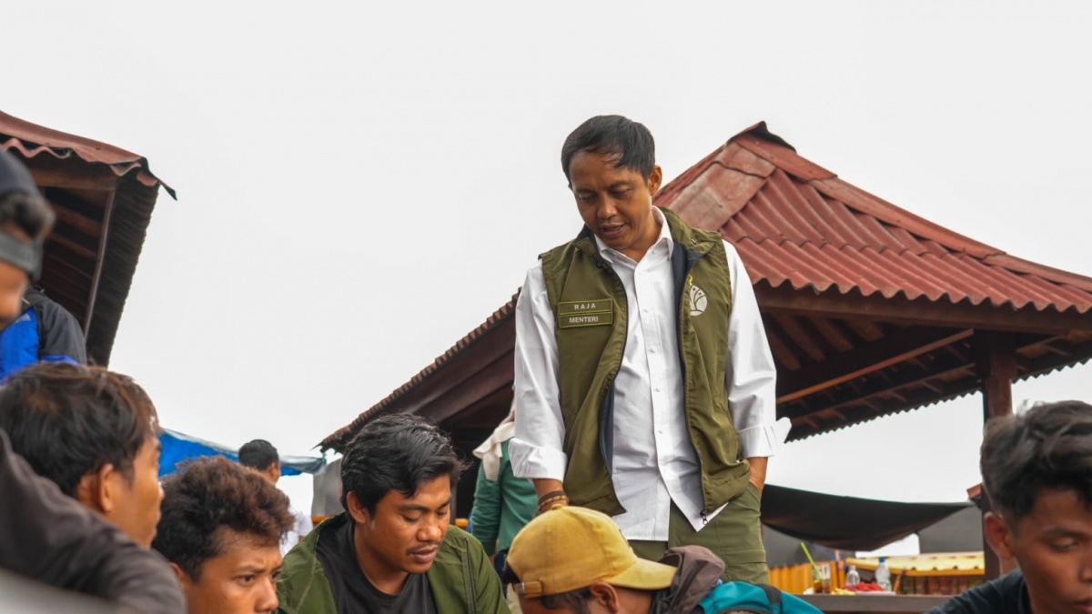 Getol Terapkan Zero Waste di Gunung Rinjani, Menhut Raja Juli Wanti-wanti Sanksi Blacklist Pendaki