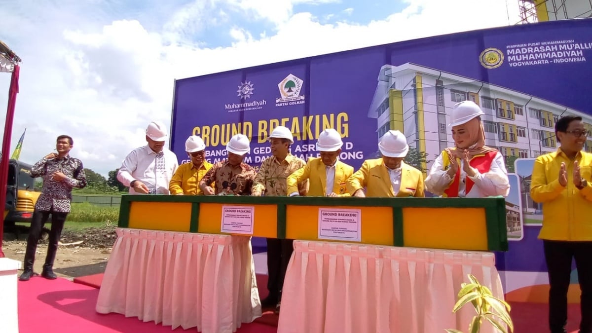 Sumbang Gedung Asrama Madrasah, Bahlil: Golkar dan Muhammadiyah Seperti Ibu dan Anak