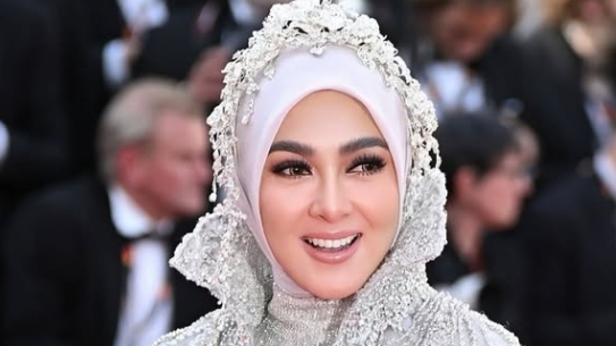 Beda Banget! 3 Alasan Penampilan Syahrini di Cannes 2025 Jadi Sorotan Dunia Maya