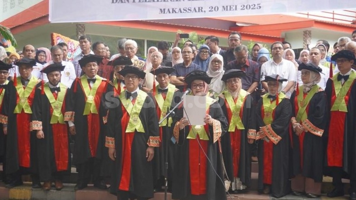 Puluhan Guru Besar Fakultas Kedokteran Unhas Demo Menteri Kesehatan
