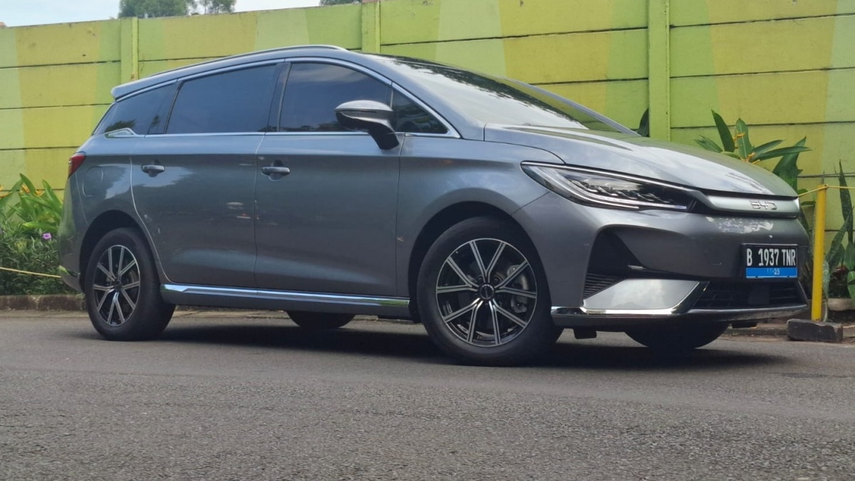 BYD M6 Superior Captain Seat Mobil Listrik Keluarga dengan Ruang Kabin Premium