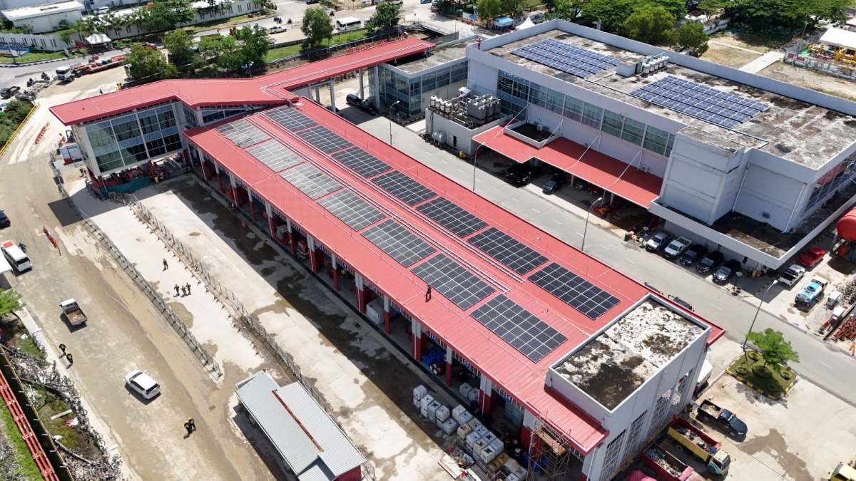 Pertamina Resmikan PLTS Atap Terbesar untuk Perkuat Komitmen Energi Ramah Lingkungan