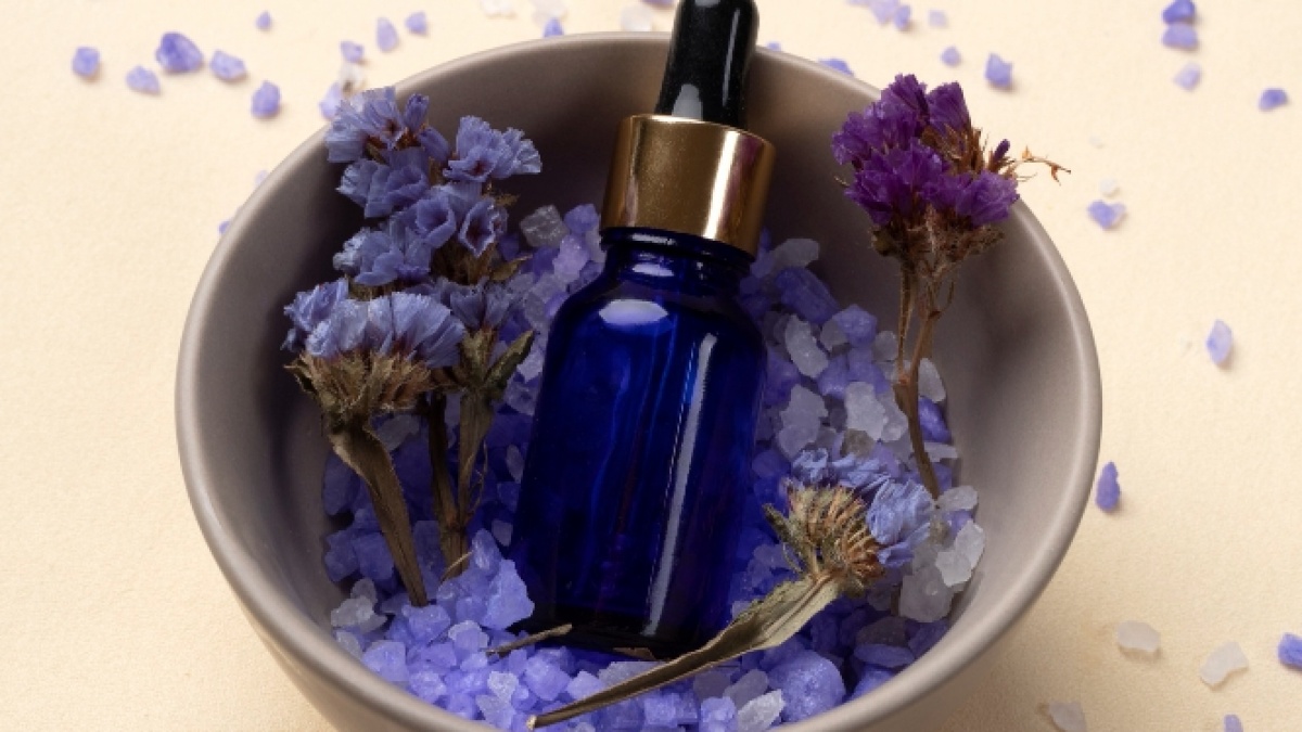 7 Rekomendasi Serum Mengandung Bakuchiol: Murah Meriah, Ampuh Kembalikan Kulit Muda