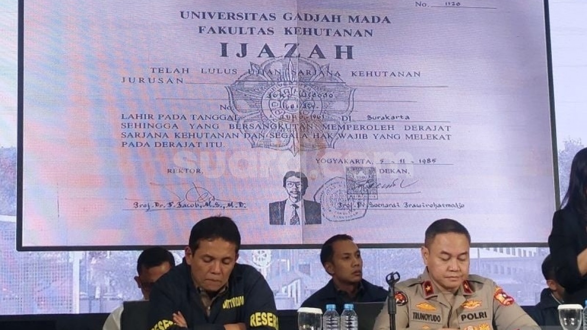 Isu Ijazah Jokowi Kembali Memanas: UGM Curiga Ada yang 'Menggiring' Mantan Rektor