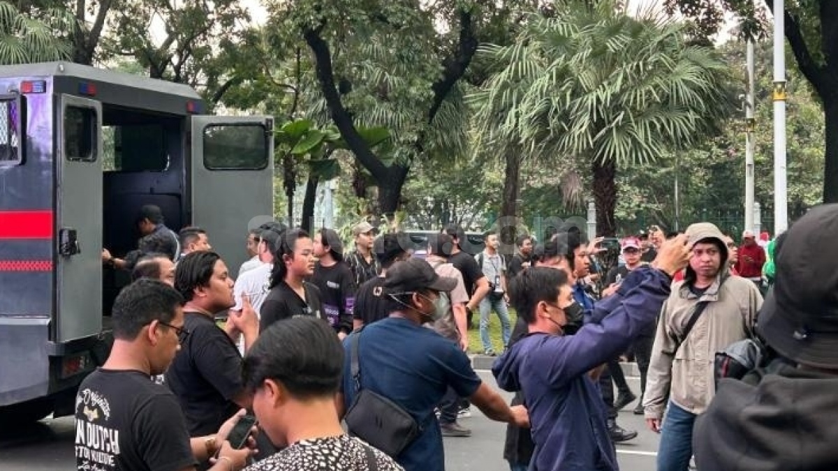 Masih Ditahan Polisi hingga Sekarang, Mahasiswa Trisakti: Rambut Saya Ditarik, Diseret, Lalu Dipukul