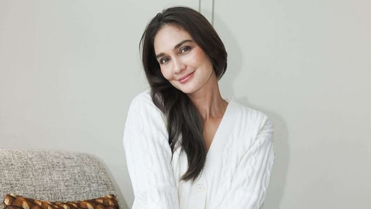 Luna Maya Ikut Tren Aura Farming, Goyangnya Asyik Banget