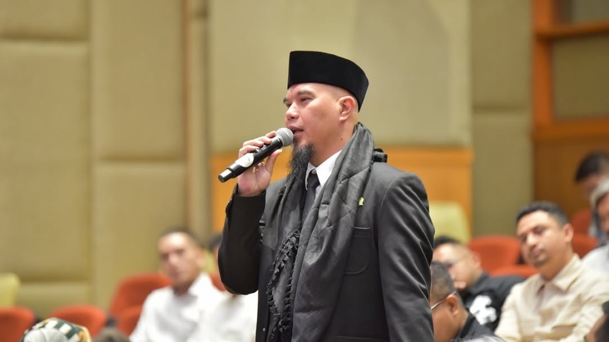 Penyanyi Bawakan Lagu Tanpa Izin Pengarangnya, Ahmad Dhani Ngotot Sebut Maling