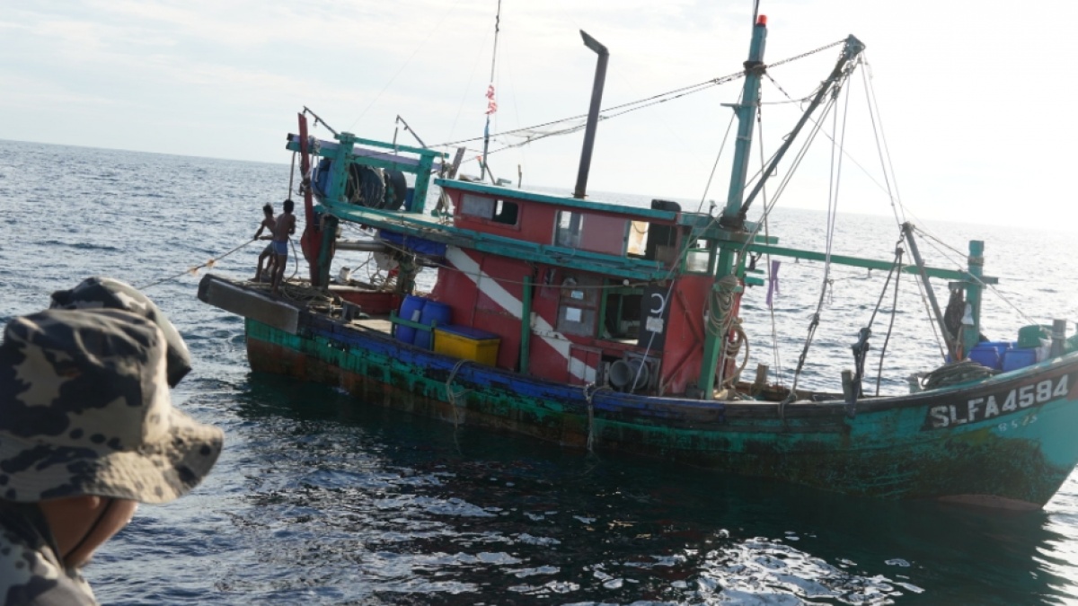 KKP Tangkap 2 Kapal Asing Berbendera Malaysia di Selat Malaka, Tapi Isinya ABK WNI