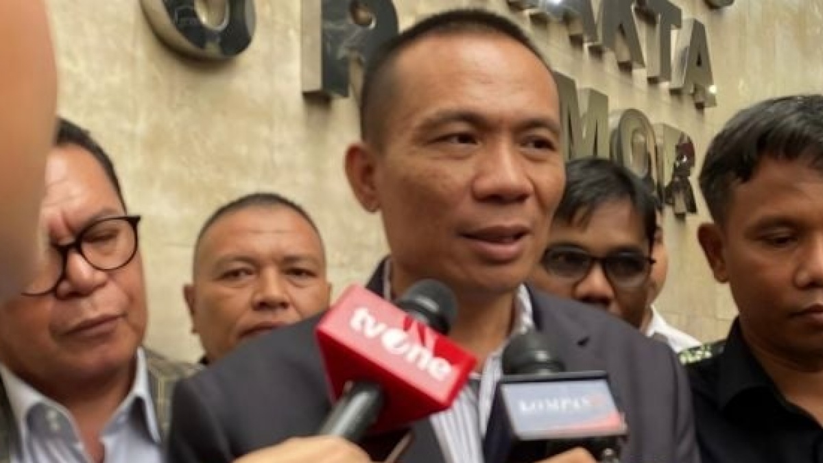 Sempat Absen Pemeriksaan Dugaan Ijazah Palsu Jokowi, Dokter Tifa Bakal Diperiksa Jumat?