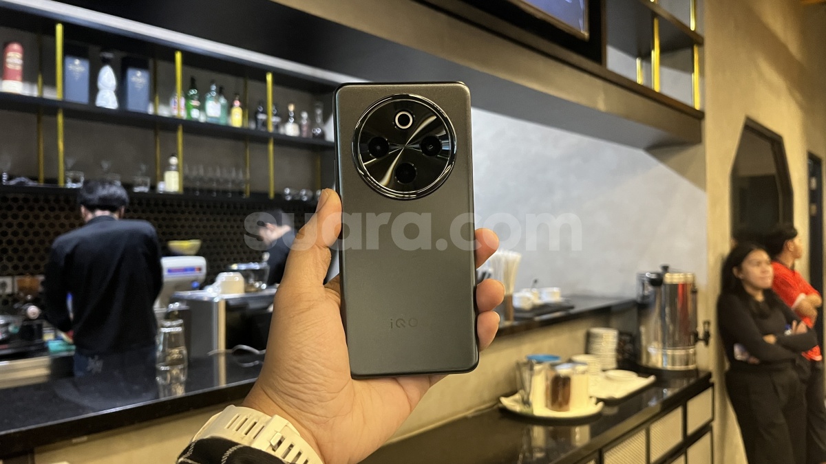 iQOO Z10R Siap Debut, HP Midrange Murah Ini Andalkan Layar Curved