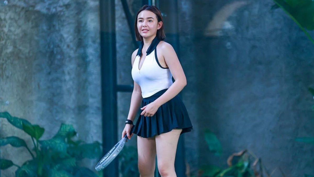 Busana Amanda Manopo Saat Bikin Sarapan Buat Kenny Austin Disorot: Baju Dinas?