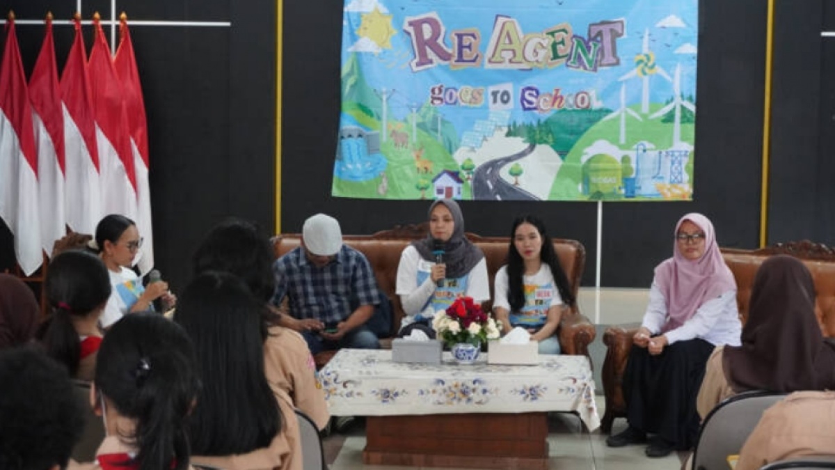 Bagaimana Sekolah Bisa Jadi Kunci Transisi Energi Bersih?
