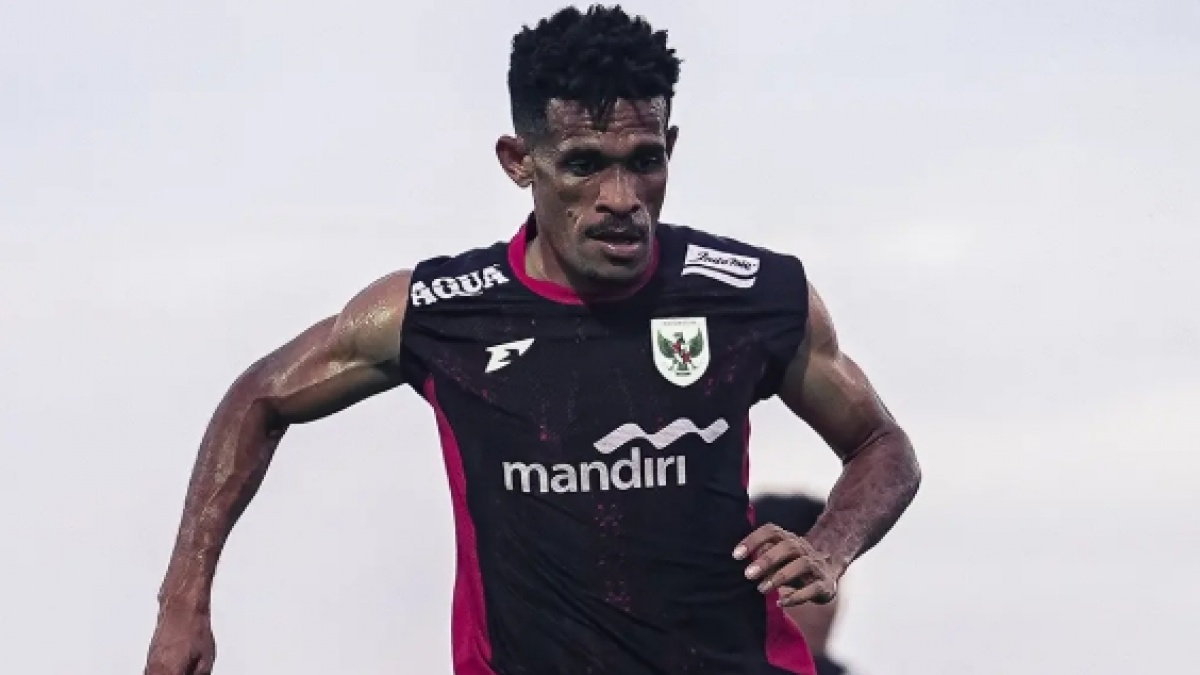 Ricky Kambuaya Tak Gentar Lapangan Sintetis, Dewa United Optimis Lawan Manila Digger FC