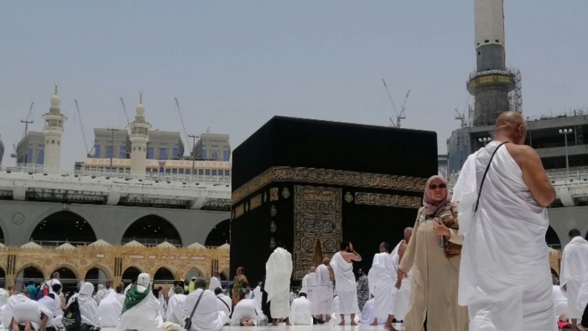 Beda Harga Haji Furoda vs Haji Reguler 2025: Apa Saja Fasilitas Jemaah?