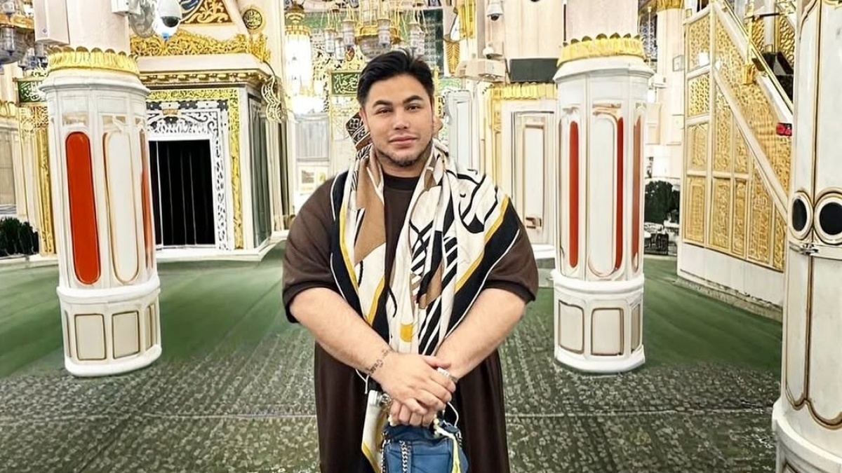 Tenang Di Tengah Isu Haji Furoda, Begini Potret Haru Ivan Gunawan Jalani Ibadah Haji