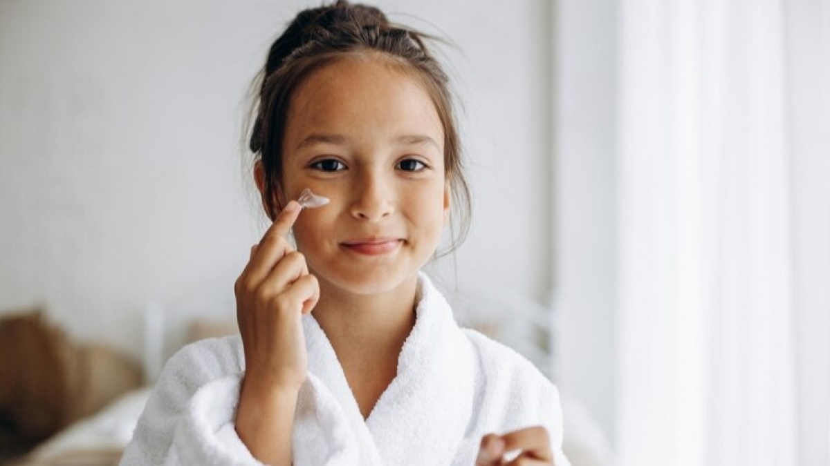 6 Rekomendasi Skincare Terbaik untuk Anak 10 Tahun, Aman dan Bebas Iritasi