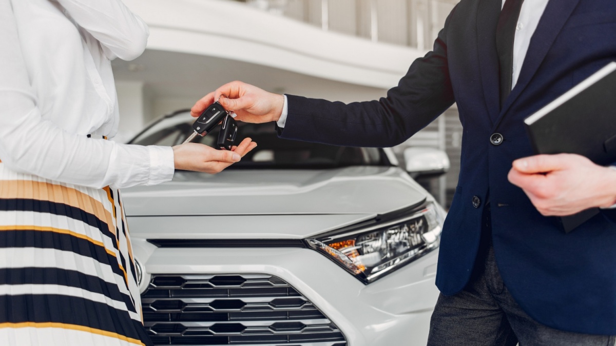 Simulasi Kredit Mobil Bekas OTO Finance DP 10% dan Rekomendasi Kendaraannya