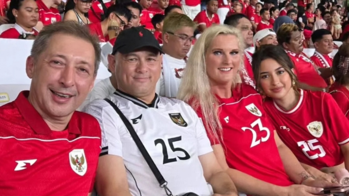 Jennifer Coppen Nonton Timnas Indonesia vs China Bareng Orang Tua Justin Hubner: Cie Bertemu Camer!