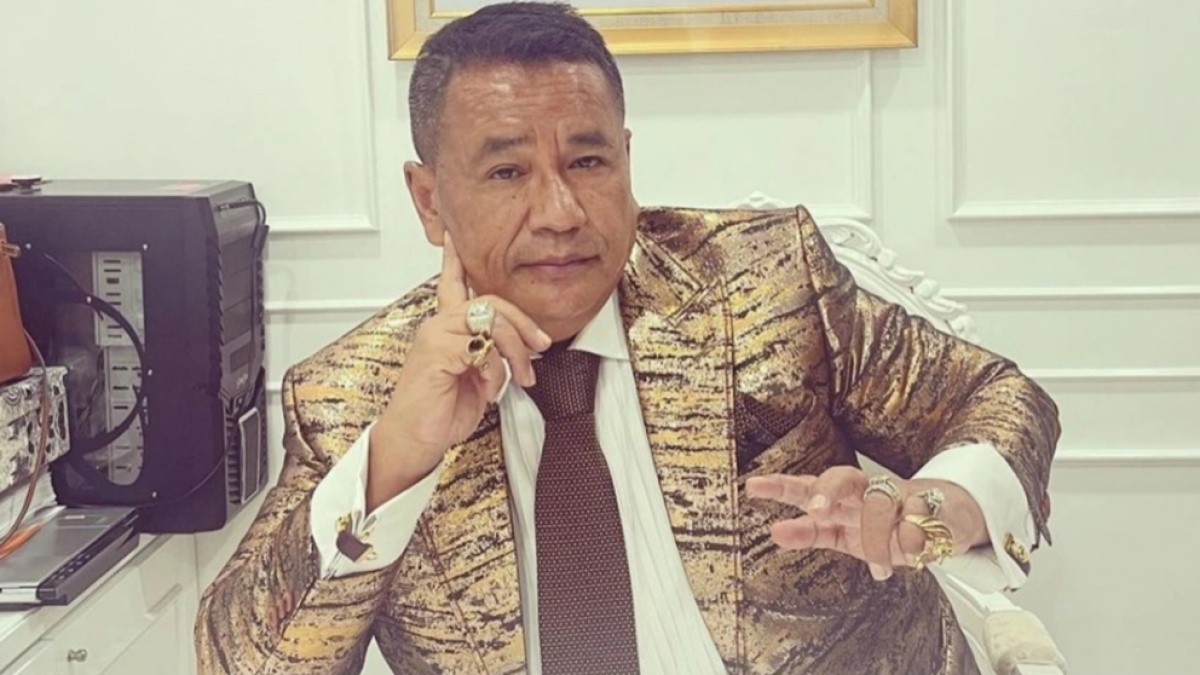 Hotman Paris Ledek Firdaus Oiwobo yang Diminta Copot Toga oleh Hakim MK