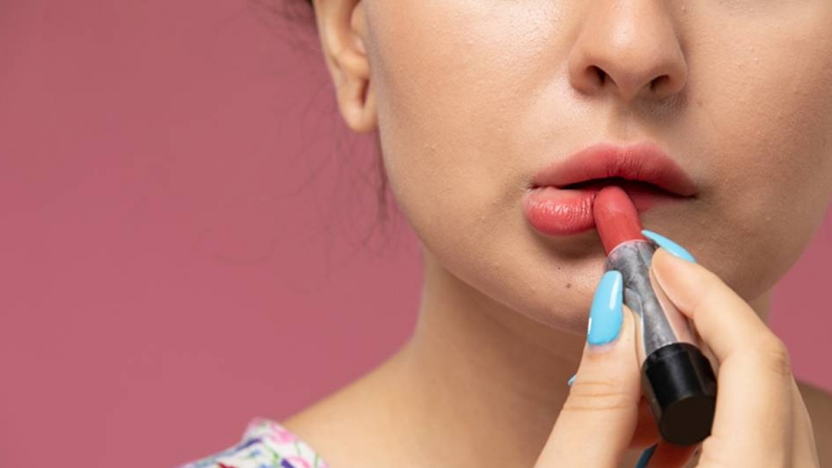 No Kusam, Ini 5 Warna Lipstik yang Bikin Wajah Auto Cerah dan Awet Berjam-jam