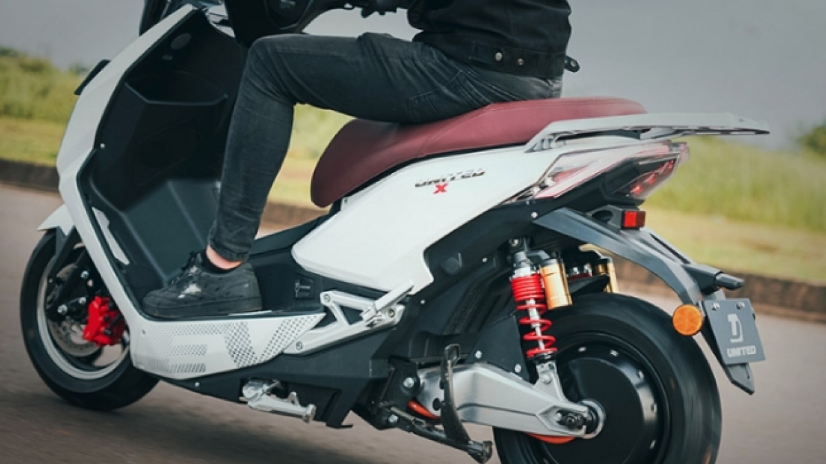 Terpopuler: 7 Motor Listrik Fast Charging Jarak Tempuh Terjauh, Cara Hitung Hari Baik Beli Motor