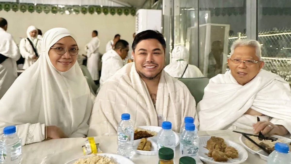Jalani Ibadah Haji Bareng, Momen Ivan Gunawan Cium Tangan Ma'ruf Amin Jadi Sorotan