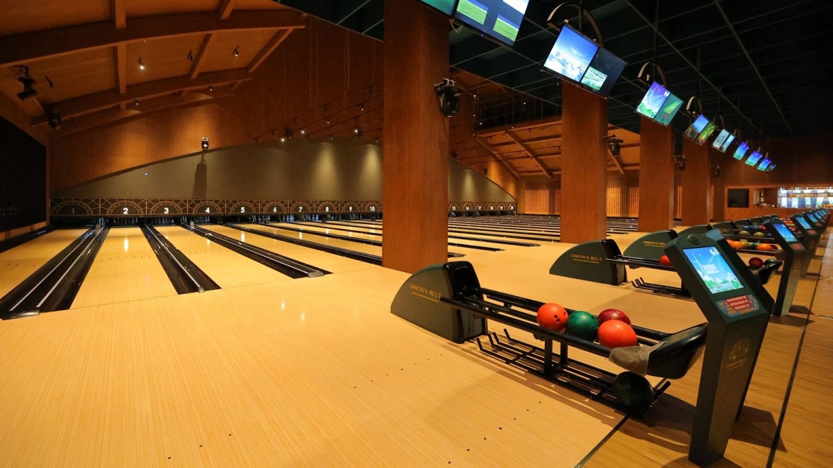 Sensasi Bermain Bowling dengan Tema Futuristik yang Menghipnotis Semua Usia!