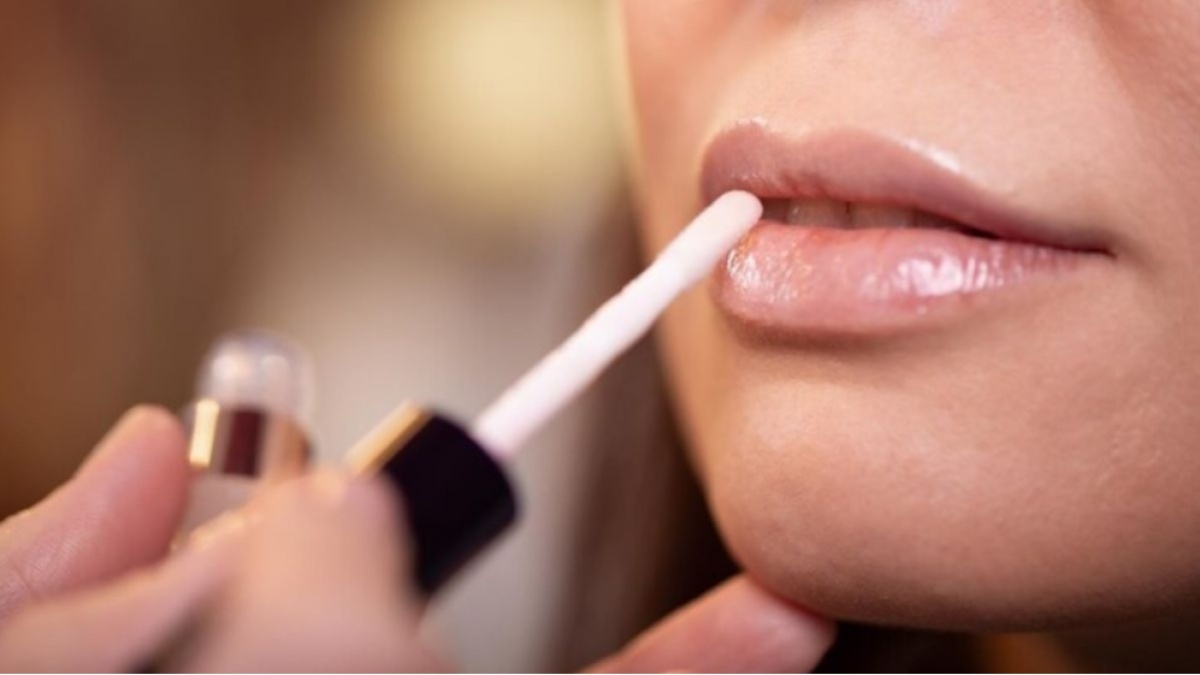 5 Lip Serum untuk Bibir Pecah-Pecah, Harga Mulai Rp18 Ribu
