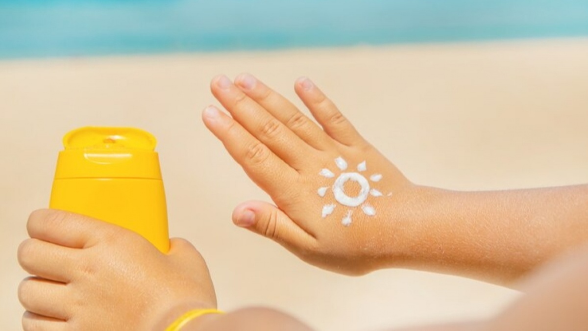 7 Sunscreen SPF 50 Terbaik untuk Kulit Kusam, Rahasia Wajah Glowing Sepanjang Hari
