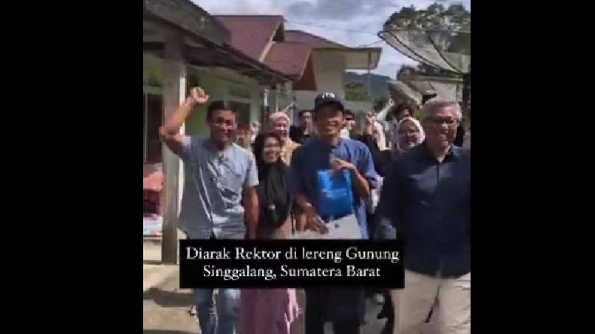 Rektor Jemput Anak Kuli dan Pedagang Masuk ITB, Sekampung Patungan Modal Kuliah