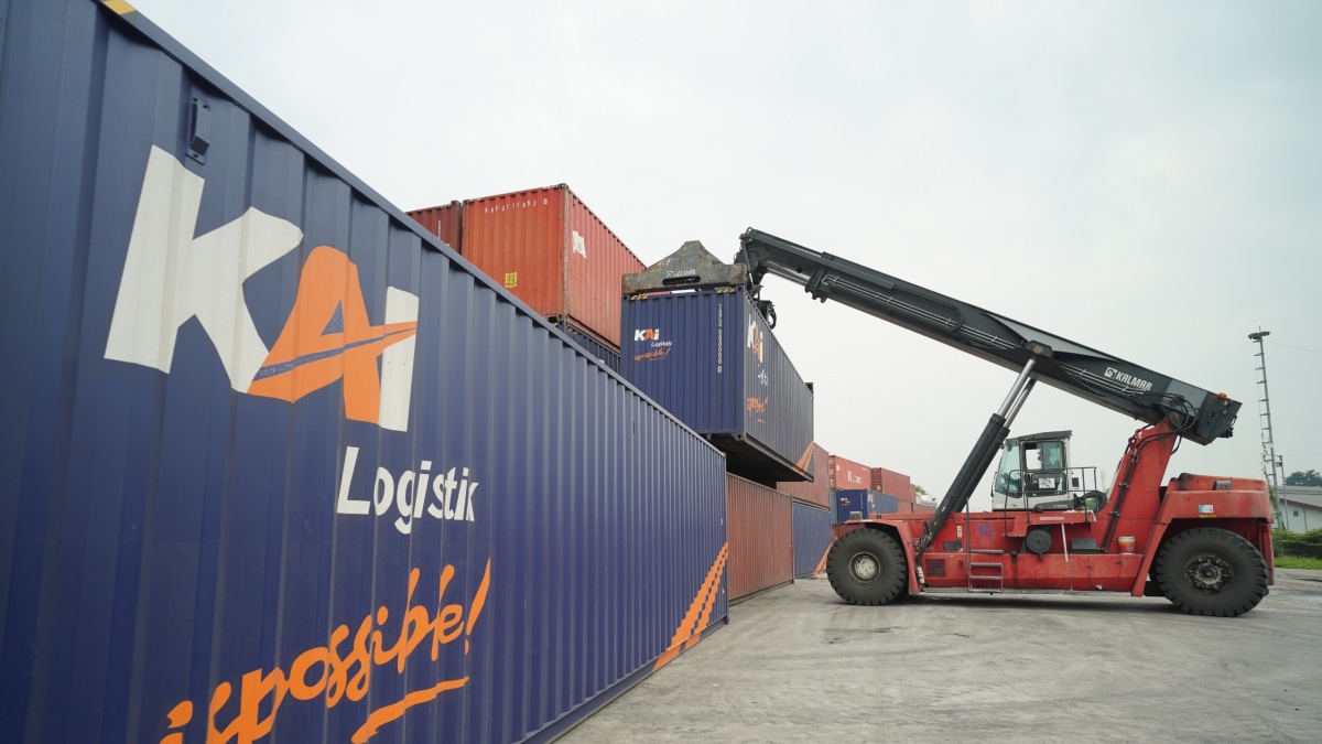 KAI Logistik Angkut 959.139 Ton Kontainer Hingga Mei 2025