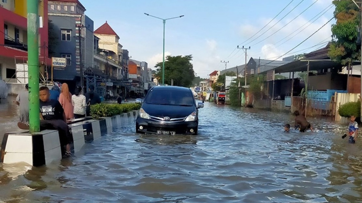 Hujan Deras, Banjir Genangi Kawasan Elite Alam Sutera