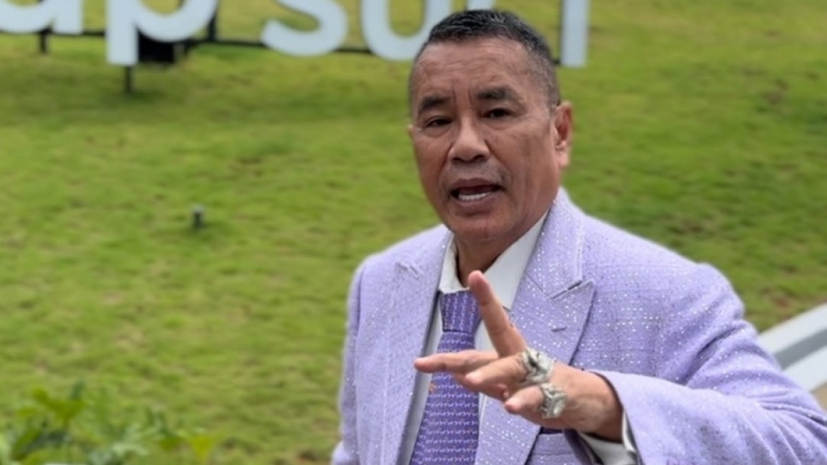 Viral Momen Intim Hotman Paris Dilayani Aspri Cantik Sebelum Bersidang