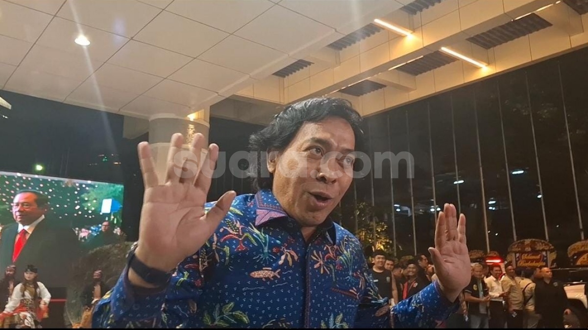 Pecah! Komeng Ubah Rapat DPD RI Jadi Ajang Stand Up Comedy, Bikin Seisi Ruangan Terpingkal-pingkal