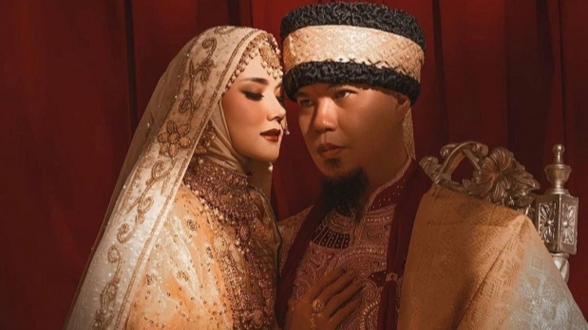 Balasan untuk Ahmad Dhani, Netizen Bikin Video Kompilasi Gibahnya Bersama Mulan Jameela