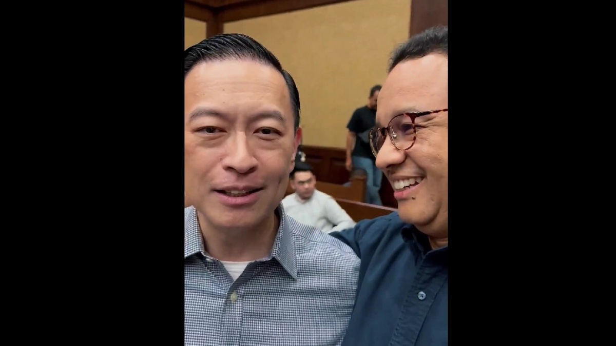 Anies Jenguk Tom Lembong Bawakan 5 Buku, Simbolisasi Apa?
