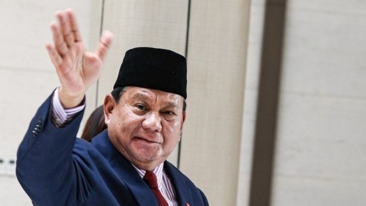 Prabowo Diminta Bersihkan BUMN Pertahanan dari Orang Partai