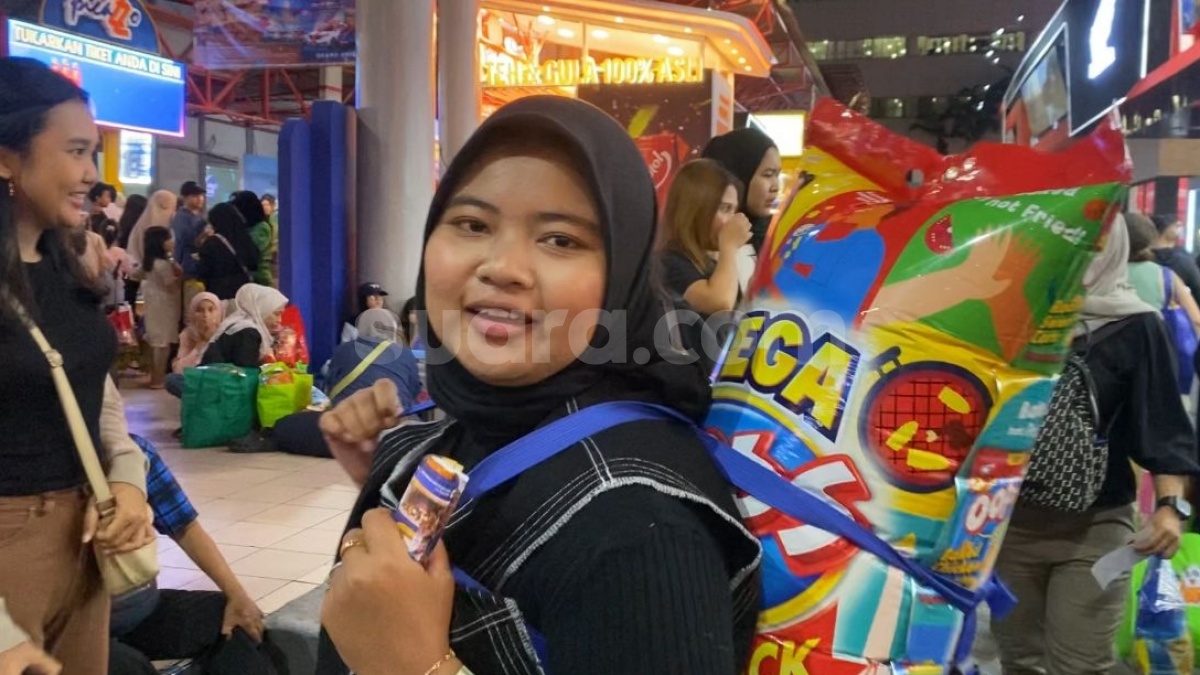 Belanja Dadakan di Jakarta Fair 2025, Rombongan Ibu-Ibu Ini Habiskan Rp1 Juta Buat Oleh-Oleh
