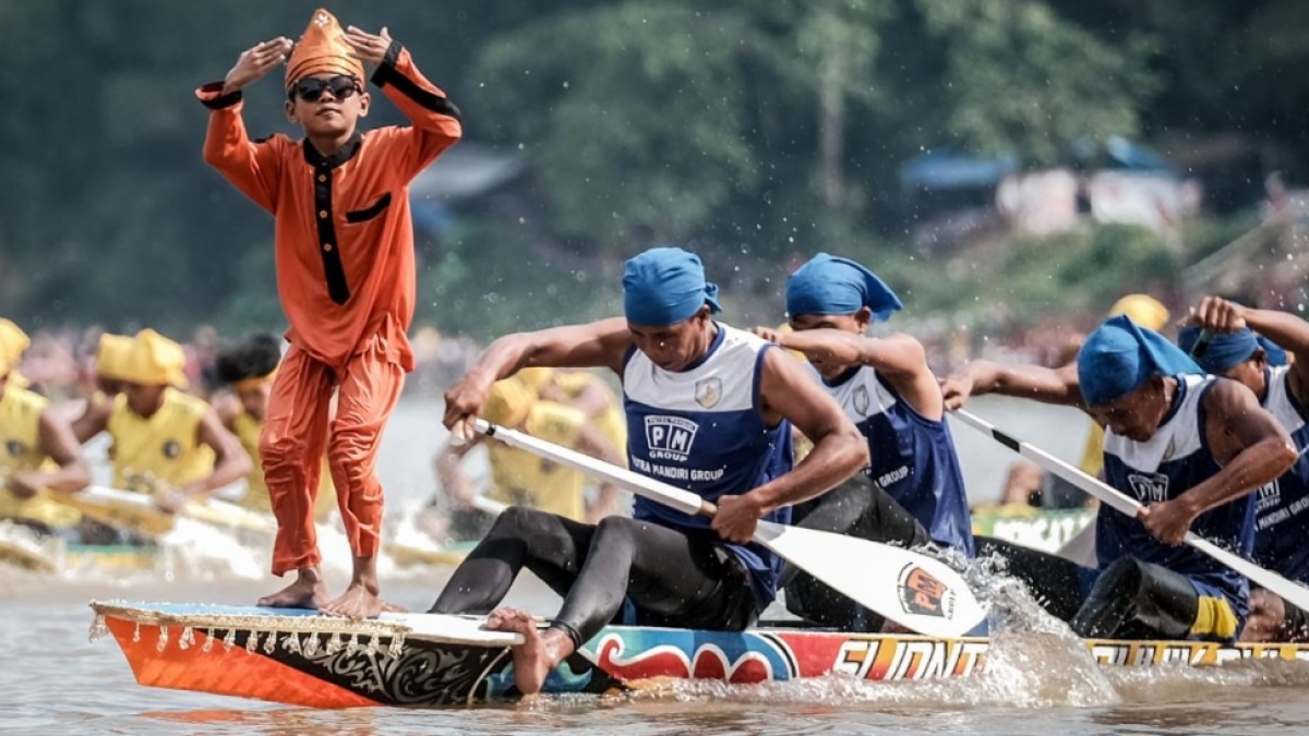 Viral Tarian Aura Farming Bocah Pacu Jalur Bikin Netizen Terpukau, Ini Makna Mistis di Baliknya