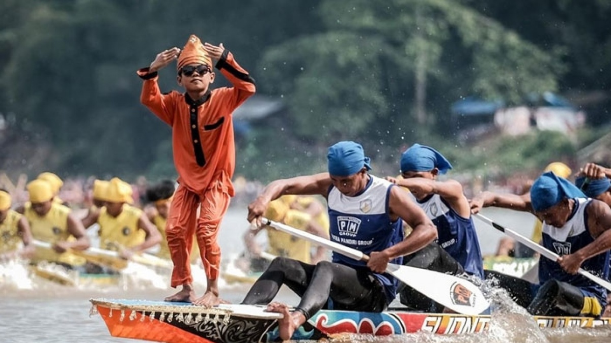 Diminati Pejabat Sejak Viral, Padahal Makna Pacu Jalur Dulu Cuma Rakyat yang Paham: Ini Sejarahnya!