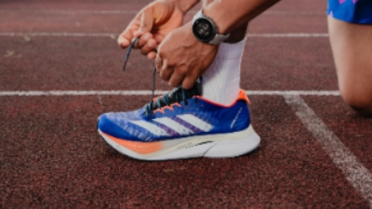 6 Sepatu Lari yang Modelnya Timeless Versi Dokter Tirta, Trendy di Segala Zaman